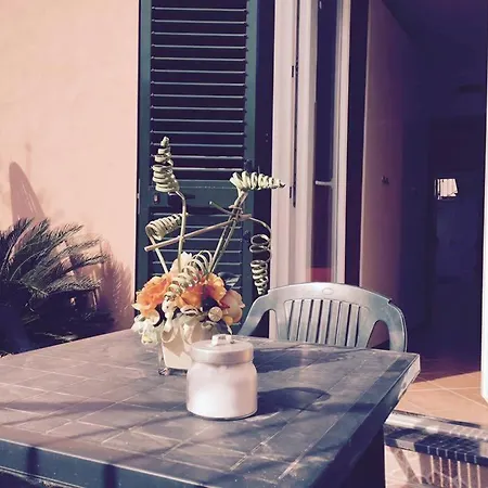 Les Petites Maisons Maison Rouge Procida Exterior foto